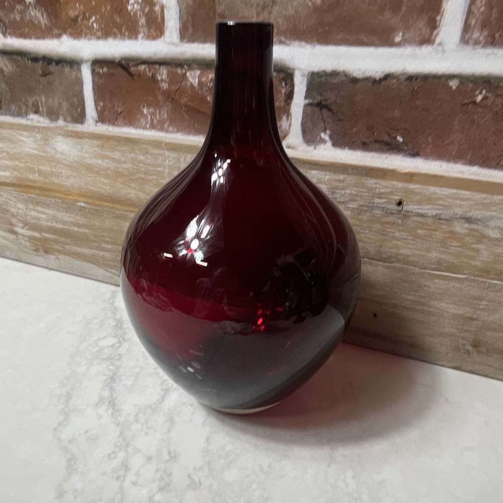 Unmarked Red Glass Vase – Solid Glossy Finish – Decorative 8" Tall 6" Wide